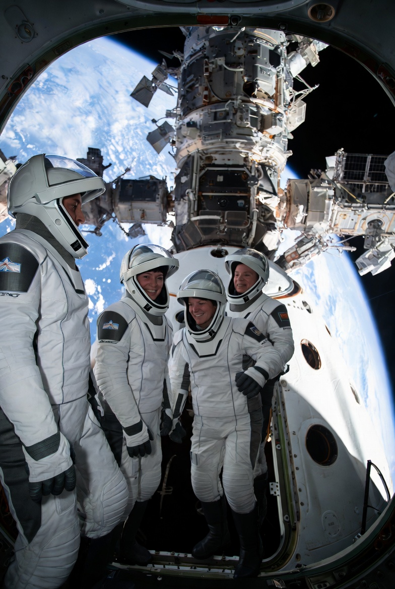 NASA astronauts inside SpaceX Crew Dragon capsule preparing for safe return to Earth after ISS medical evacuation – January 2026